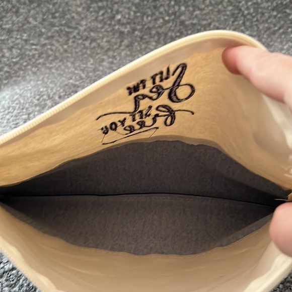 Color pop pouch - Picture 3 of 3